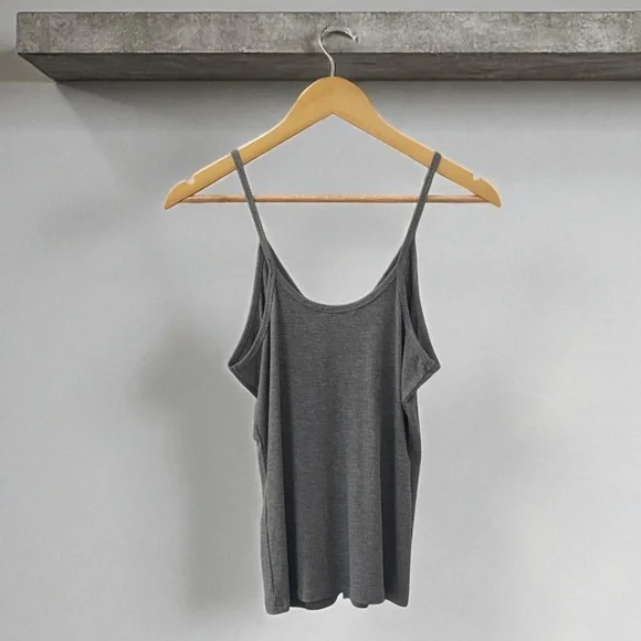NWOT Grey Ribbed Camisole Cami Top! Large! - Picture 2 of 3